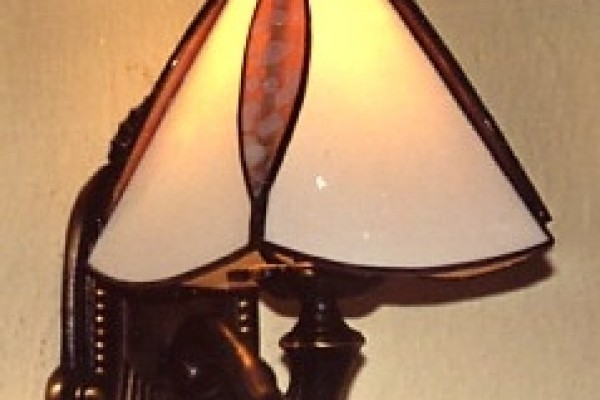 Lámpák-csillár-falikar-asztali-álló