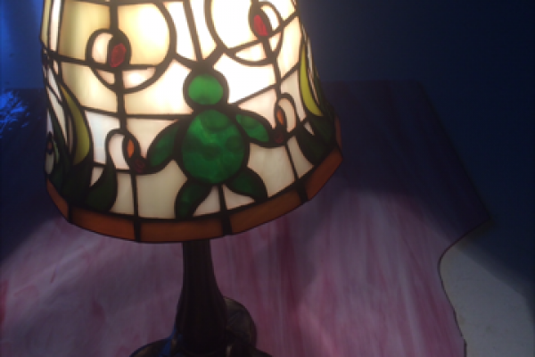 Tiffany asztali lámpa: tekösbéka
